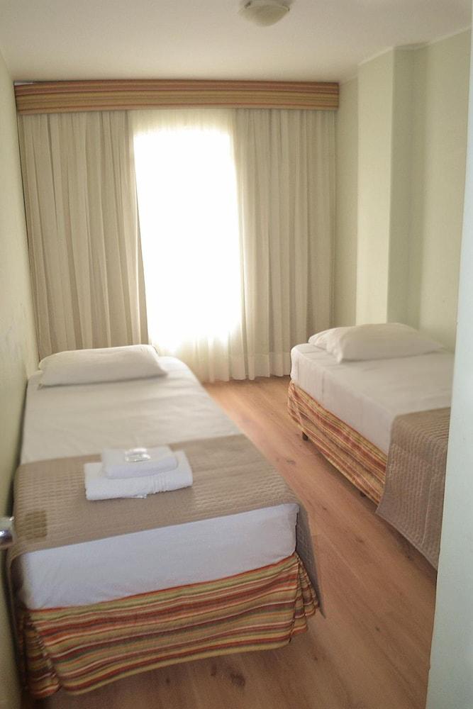 Hotel Ampiezza Curitiba Buitenkant foto